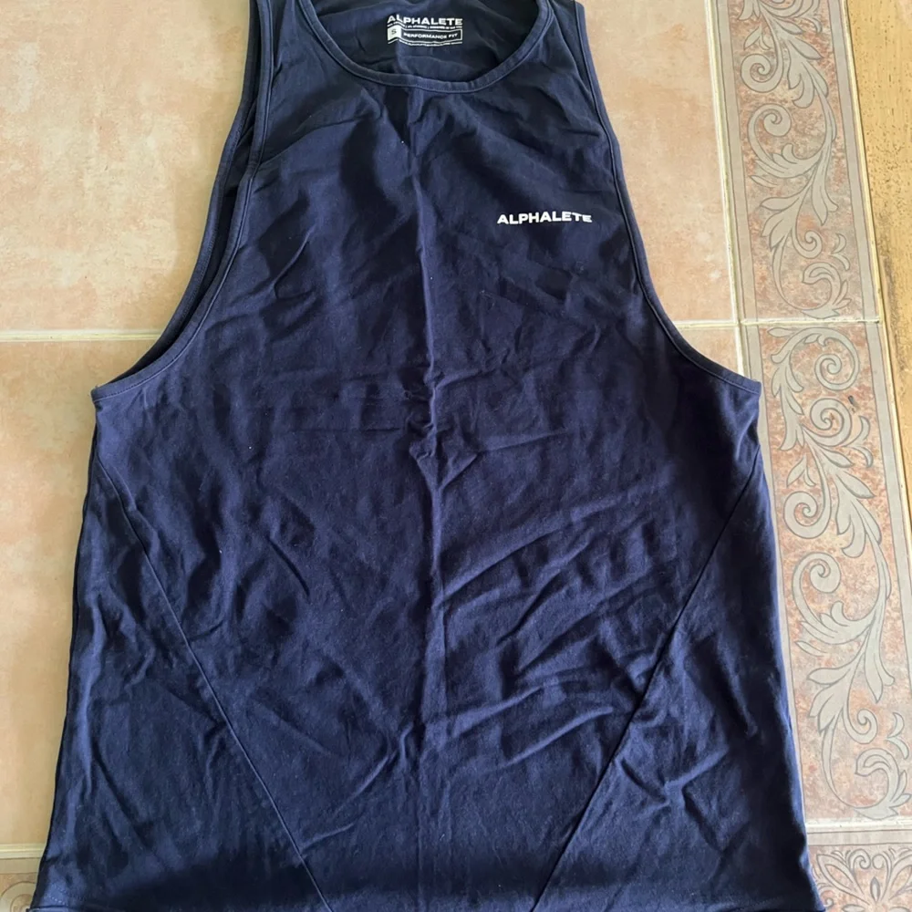 Alphalete Drop Performance Tank - Picture 1 of 3